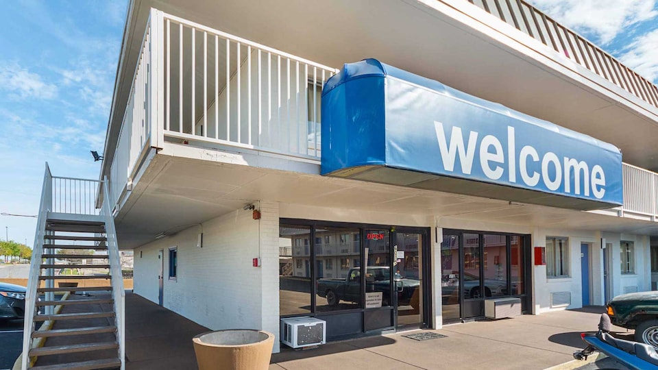 Motel 6 San Antonio, TX - I-10 West, C78201, San-Antonio