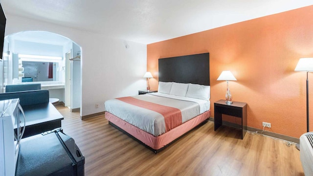 1 King Bed | Smoking, Micfridge