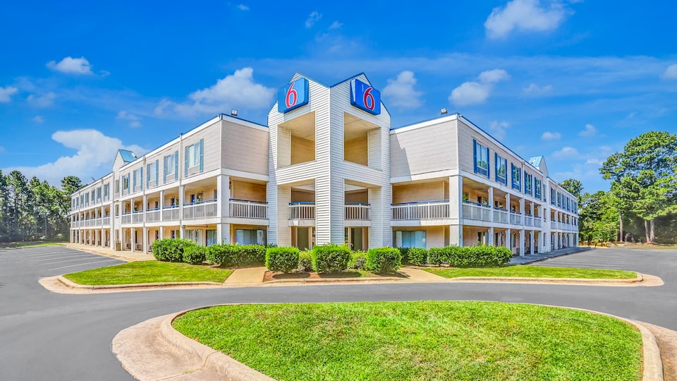 Motel 6 Raleigh, NC - North, C27518, Raleigh NC