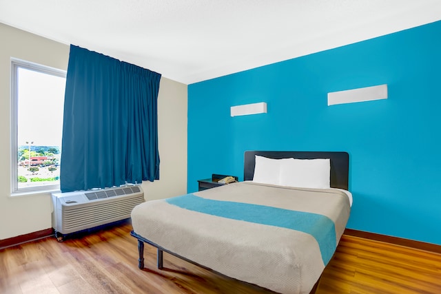 1 Queen Bed | Mobility Accessible Tub Nsmk