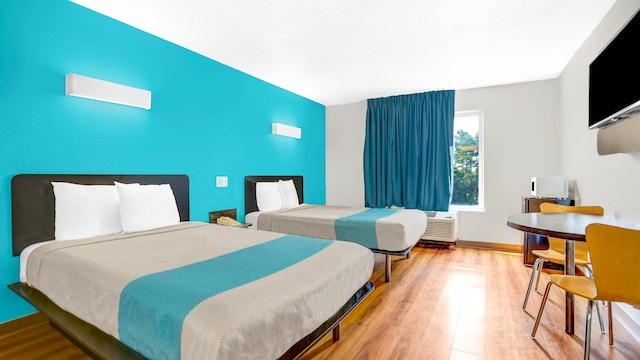 2 Full Beds | Smoking