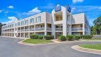 Motel 6 Raleigh, NC - North