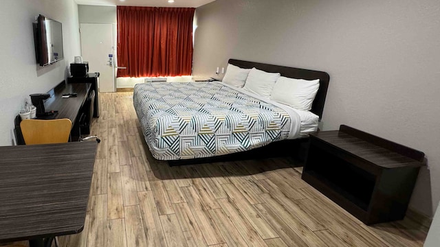 1 King Bed | Non-Smoking, Micfridge