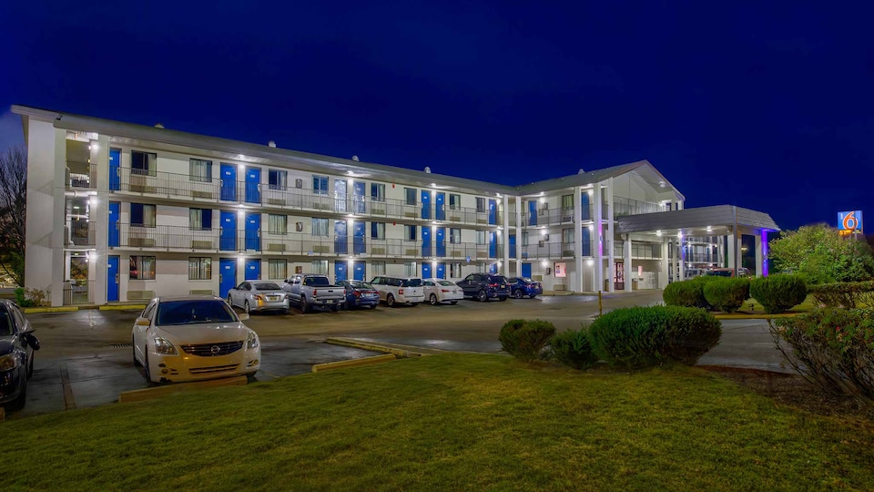 Motel 6 Jackson, MS, C39046, Jackson