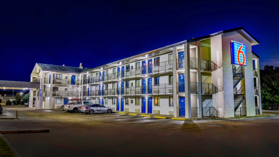 Motel 6 Jackson, MS, C39046, Jackson