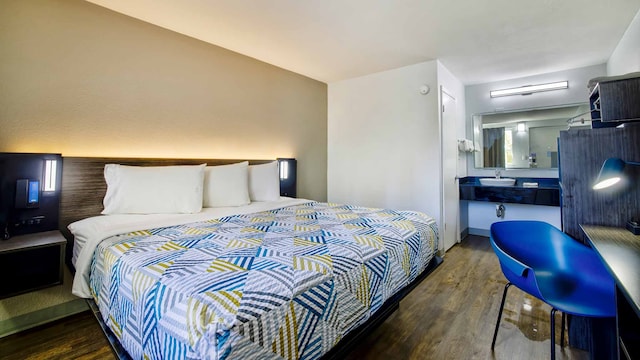 1 King Bed | Non-Smoking