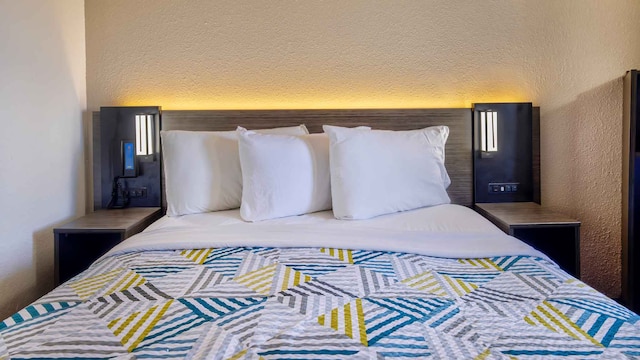 1 Queen Bed | ADA/Tub/Smoking