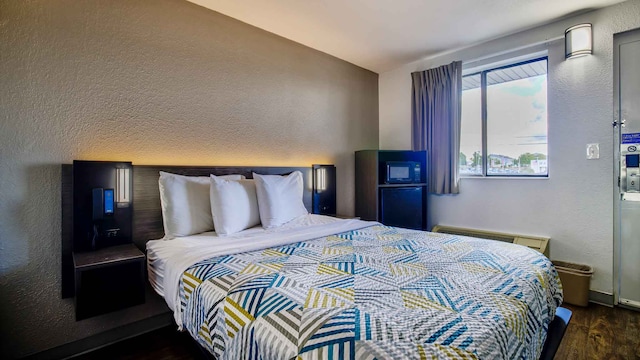 1 Queen Bed | Mobility Accessible Tub Nsmk