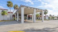 Motel 6 Spring Hill, FL - Weeki Wachee