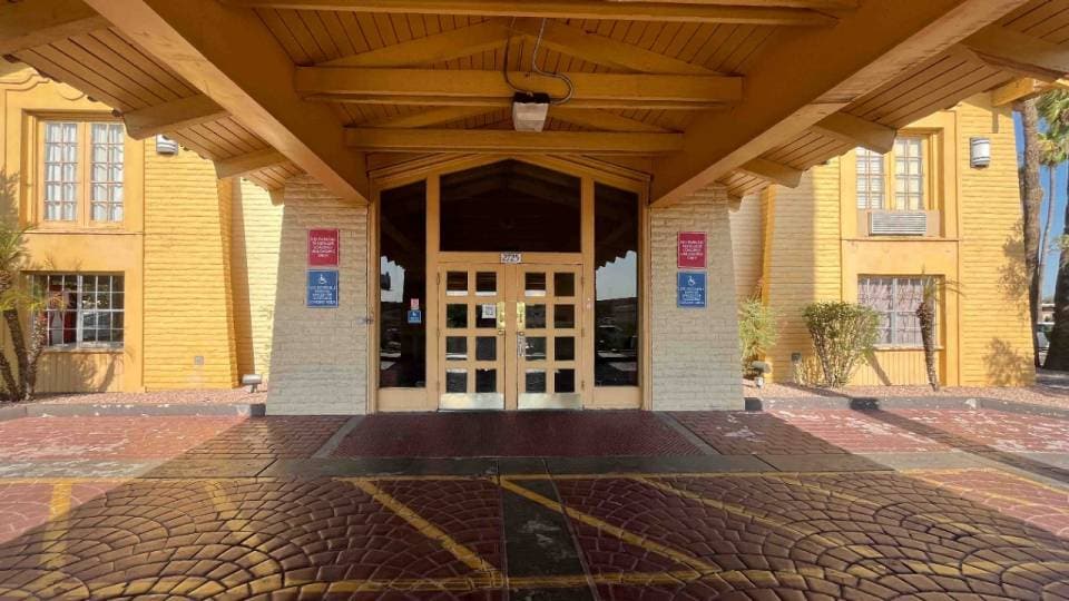 Studio 6 Phoenix, AZ - Midtown, C85013, Phoenix