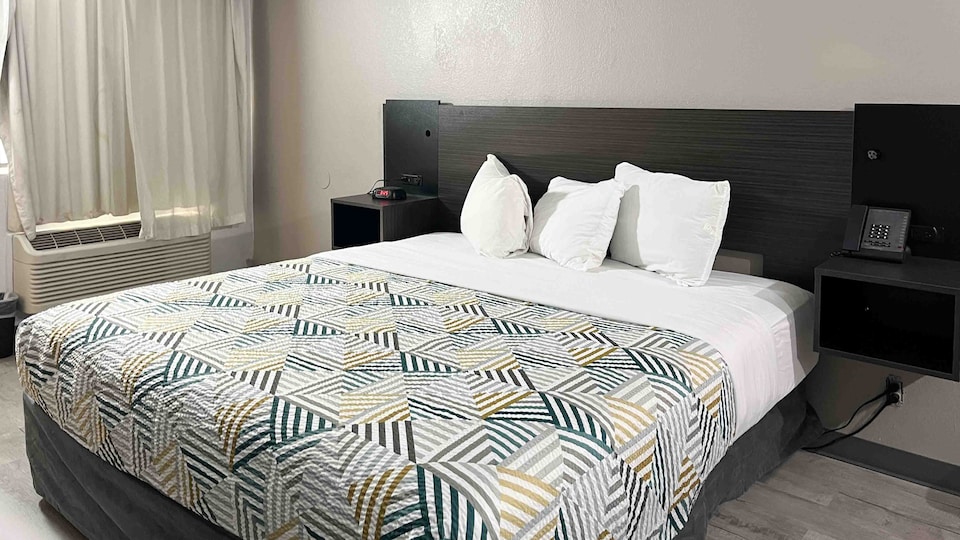 Studio 6 Phoenix, AZ - Midtown, C85013, Phoenix