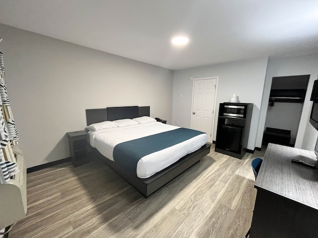 1 King Bed | Non-Smoking, Micfridge