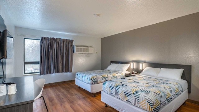 2 Full Beds | Micfridge