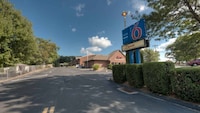 Motel 6 Branford, CT - New Haven