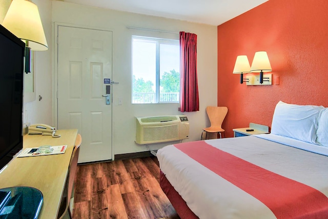 1 Cama Queen | Mini nevera, para fumadores