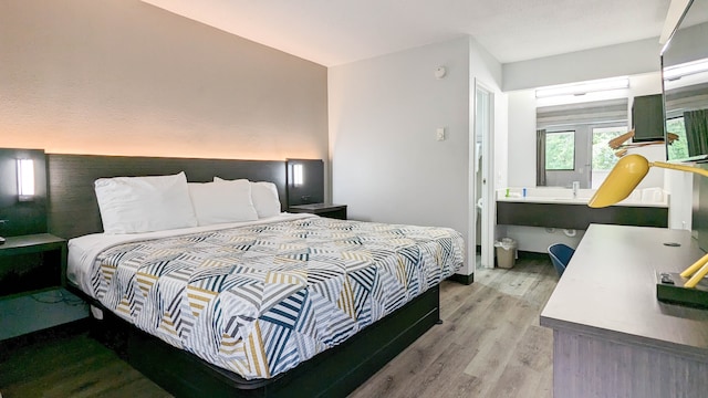 1 King Bed | Micfridge