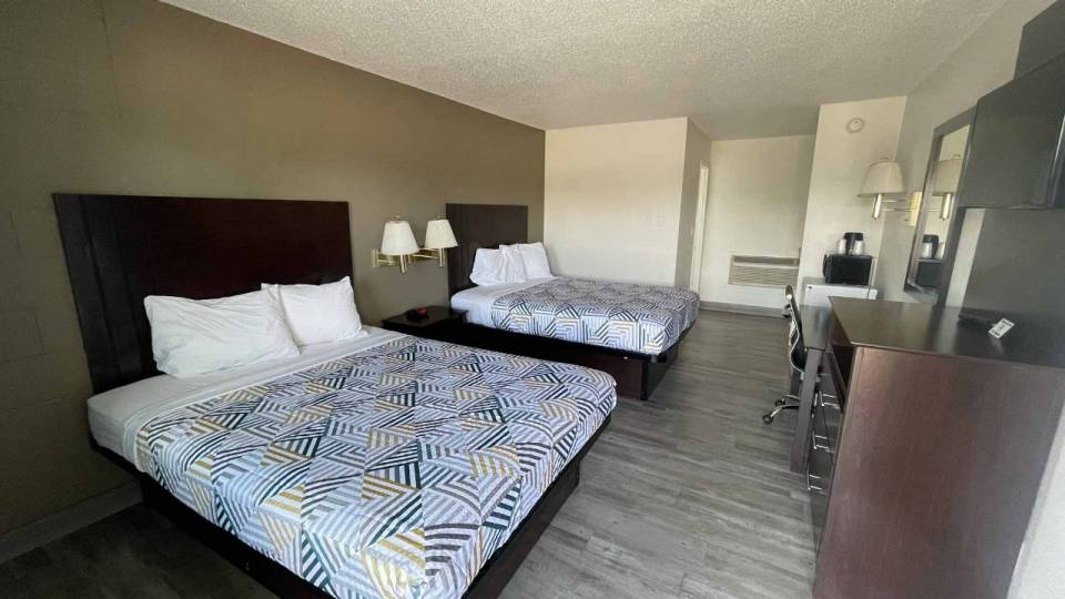 2 Queen Beds | Non-Smoking, Micfridge