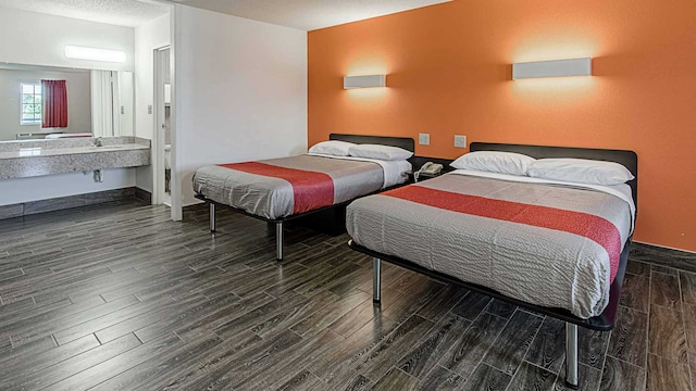 2 Full Beds | Deluxe