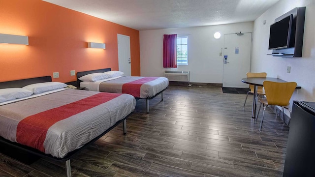 2 Full Beds | Non-Smoking, Micfridge