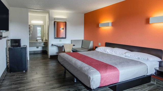 1 King Bed | Non-Smoking, Micfridge