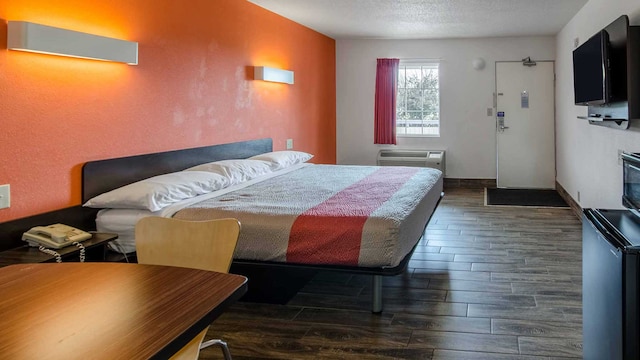 1 King Bed | Mobil Access Tub Nsmk Micfridg