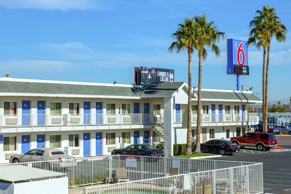 Motel 6 Phoenix, AZ - Airport - 24th Street, C85008, Phoenix