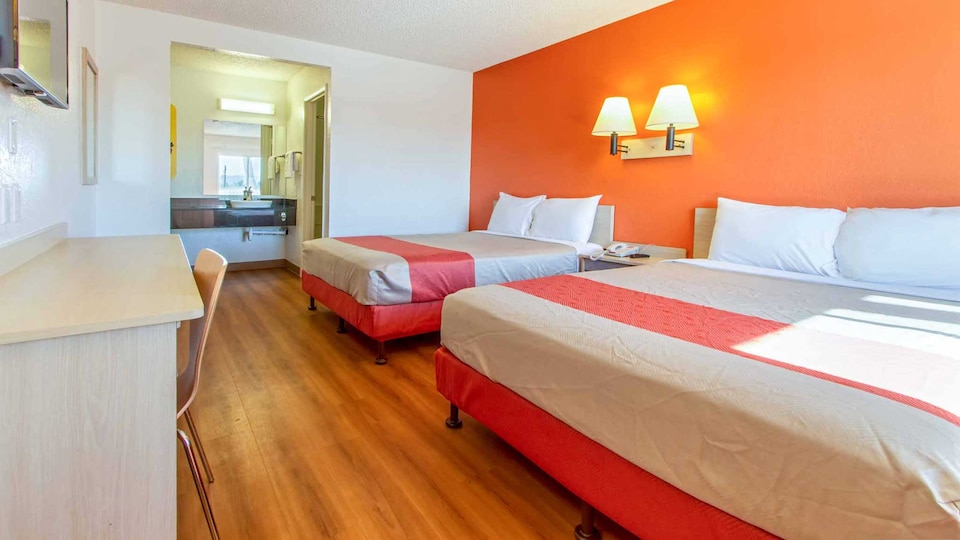 Motel 6 Phoenix, AZ - Airport - 24th Street, C85008, Phoenix