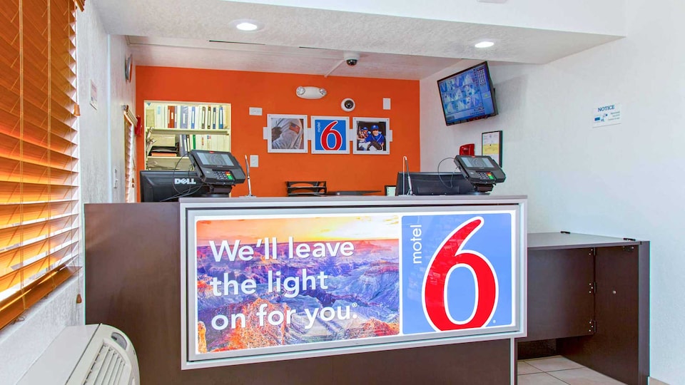 Motel 6 Phoenix, AZ - Airport - 24th Street, C85008, Phoenix