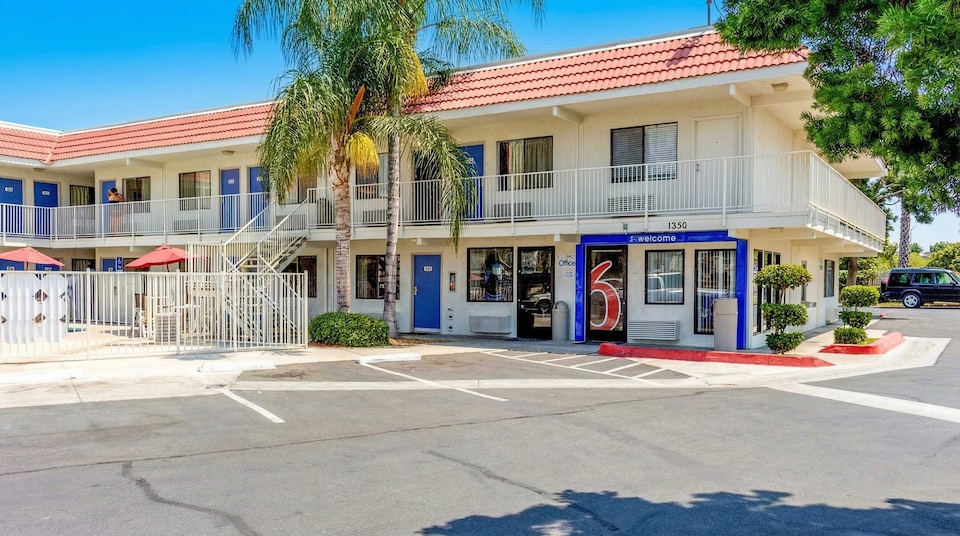 Motel 6 Bakersfield, CA - Convention Center,  Bakersfield, CA, Bakersfield