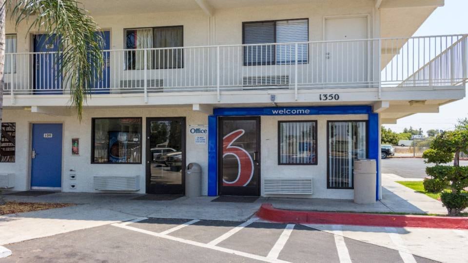 Motel 6 Bakersfield, CA - Convention Center,  Bakersfield, CA, Bakersfield