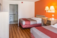 Motel 6 Bakersfield, CA - Convention Center