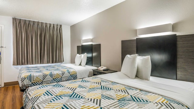 2 Queen Beds | ADA/Roll-In Shower