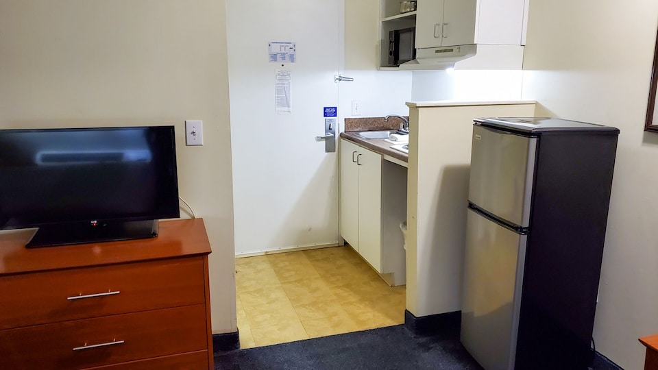 Studio 6 Extended Stay - Richmond, VA - I-64 West, C23227, Richmond VA