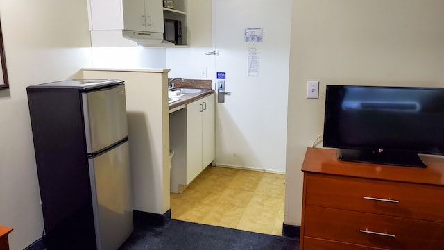 1 King Bed - 1 Queen Bed | Non-Smoking, Kitchen