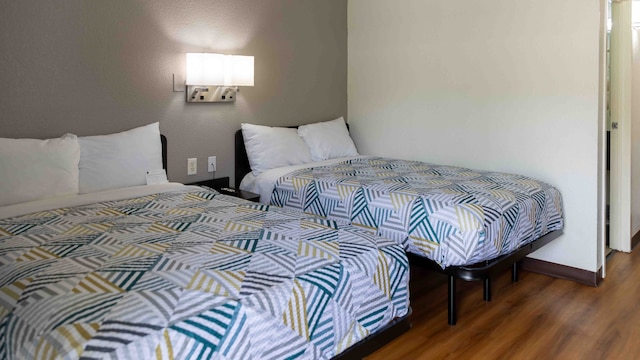 2 FULL BEDS | NON-SMOKING, MICFRIDGE