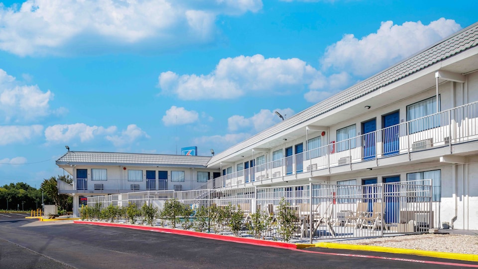 Motel 6 Fort Worth, TX - East, C76103, Fort Worth TX