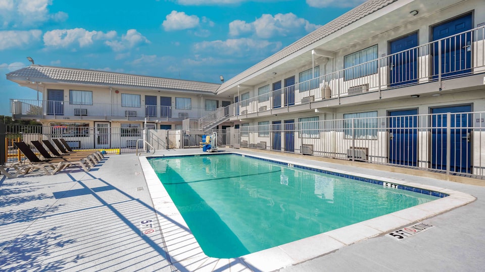 Motel 6 Fort Worth, TX - East, C76103, Fort Worth TX