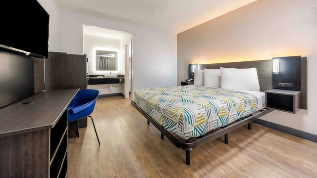 1 Queen Bed | Smoking