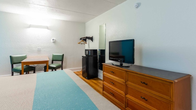 1 King Bed | Smoking, Micfridge