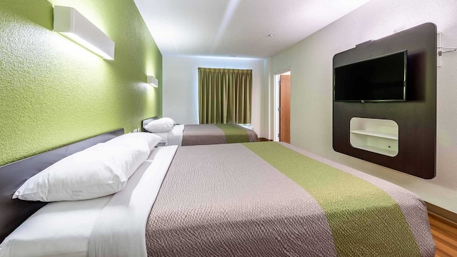 2 Queen Beds | Mob Acc RI Shwr Nsmk Micfridg