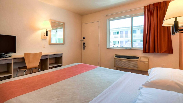 1 Queen Bed | Mini Fridge