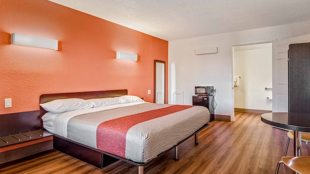 1 King Bed | Mobility Accessible RI Shower Nsmk