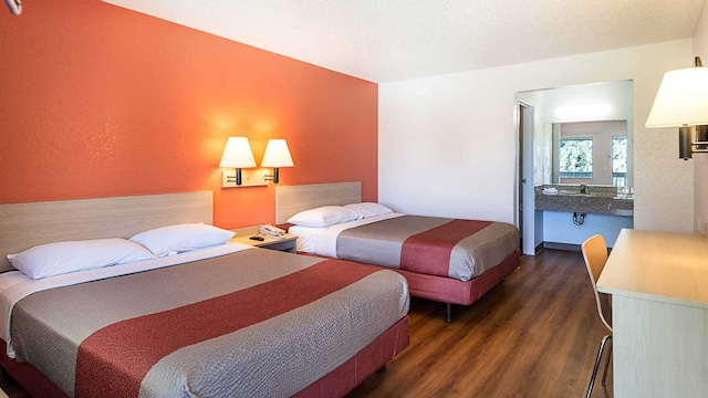 2 Queen Beds | Micfridge