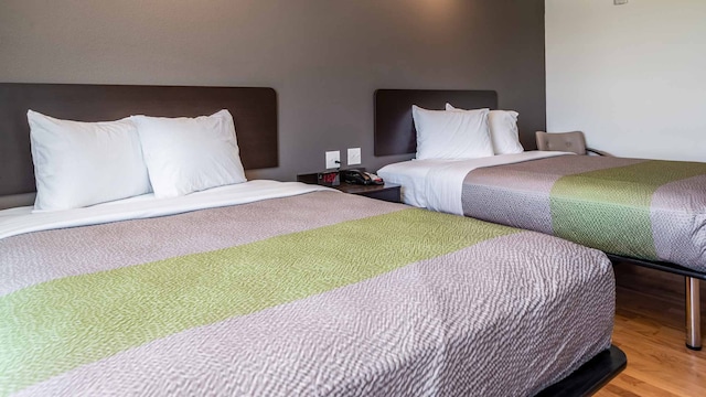 2 QUEEN BEDS | NON-SMOKING, KITCHEN 