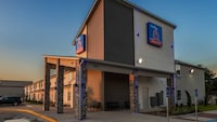 Studio 6 Lake Charles, LA