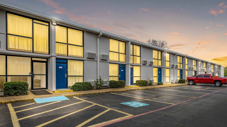 Motel 6 Henderson, TX, Henderson_5cd17d4e, Henderson