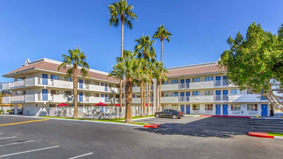 Motel 6 Phoenix, AZ - West, C85035, Phoenix