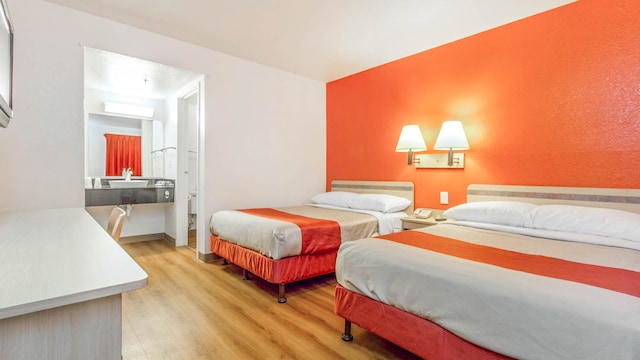 2 Full Beds | Micfridge