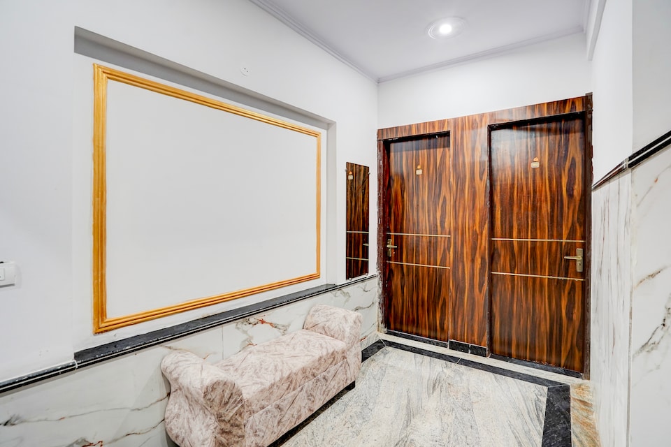 Hotel O XpoNest Hotel, Greater Noida, Noida