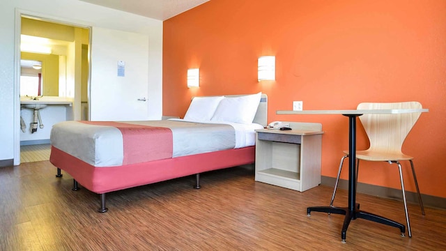 1 King Bed | ADA/RI Shower